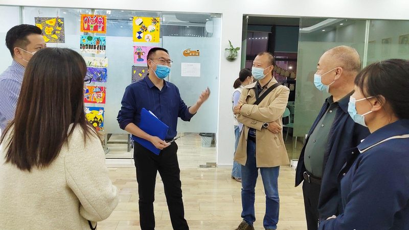 小标题：Scratch：图形化编程的入门神器