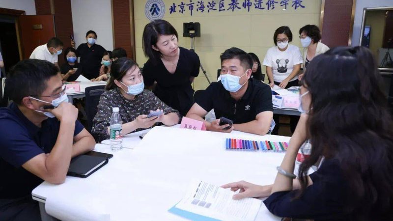 短期职业培训与长期教育：效果差异解析